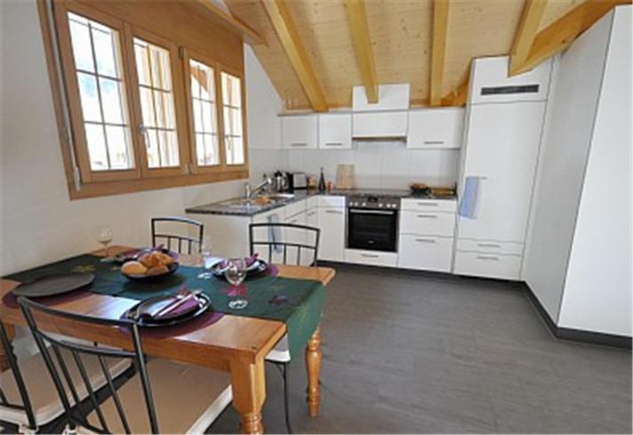 Charming Penthouse Lauterbrunnen Quarto foto