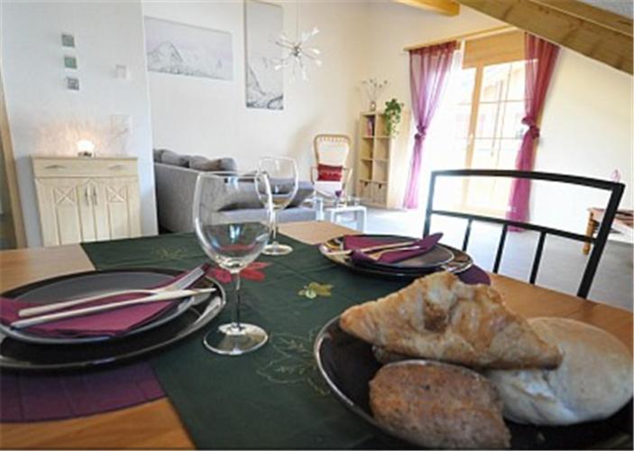 Charming Penthouse Lauterbrunnen Quarto foto