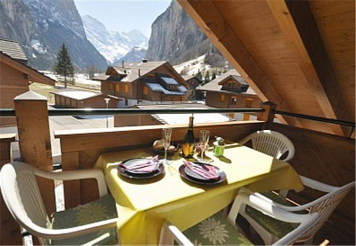Charming Penthouse Lauterbrunnen Quarto foto